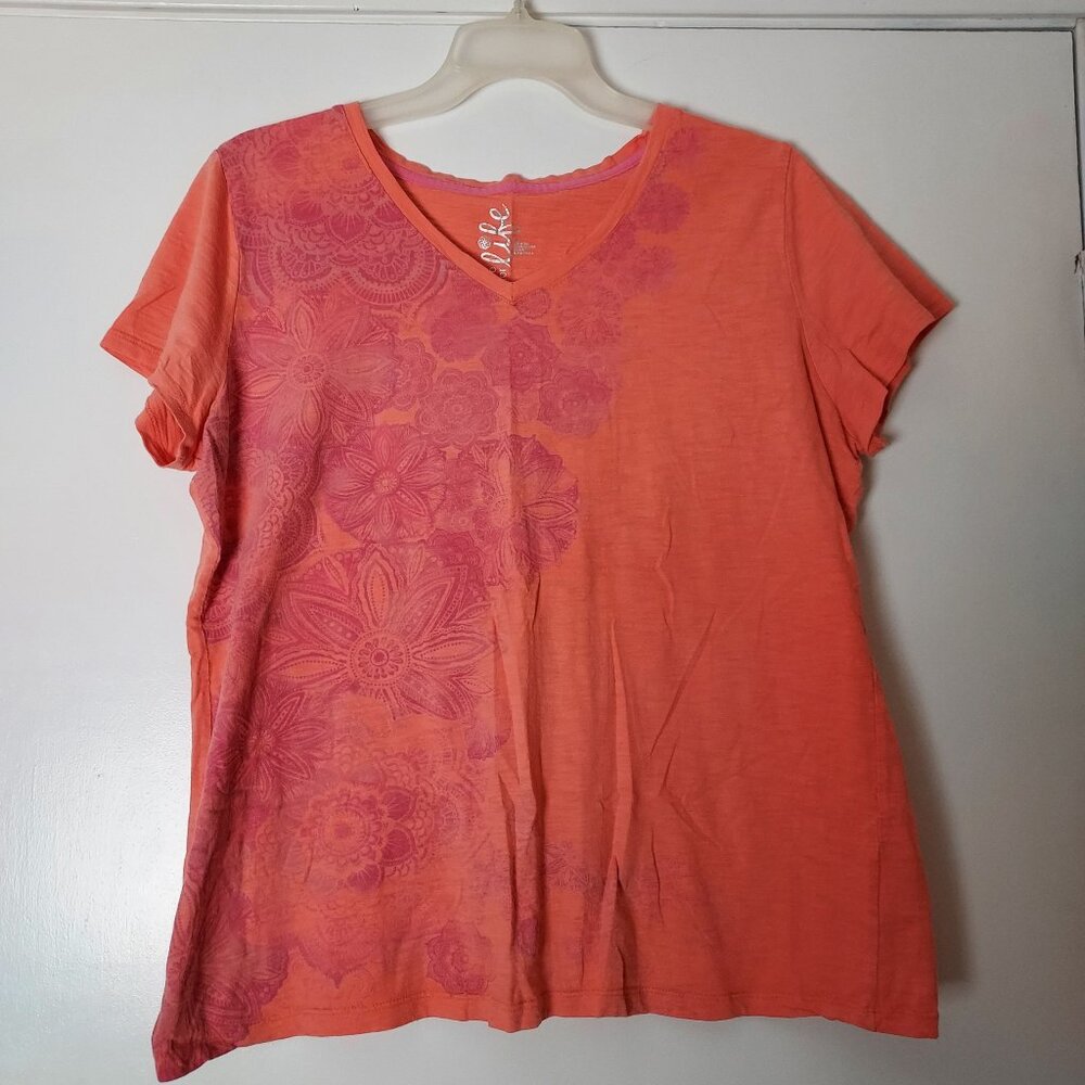 XL Made for Live Women's V-neck Tee